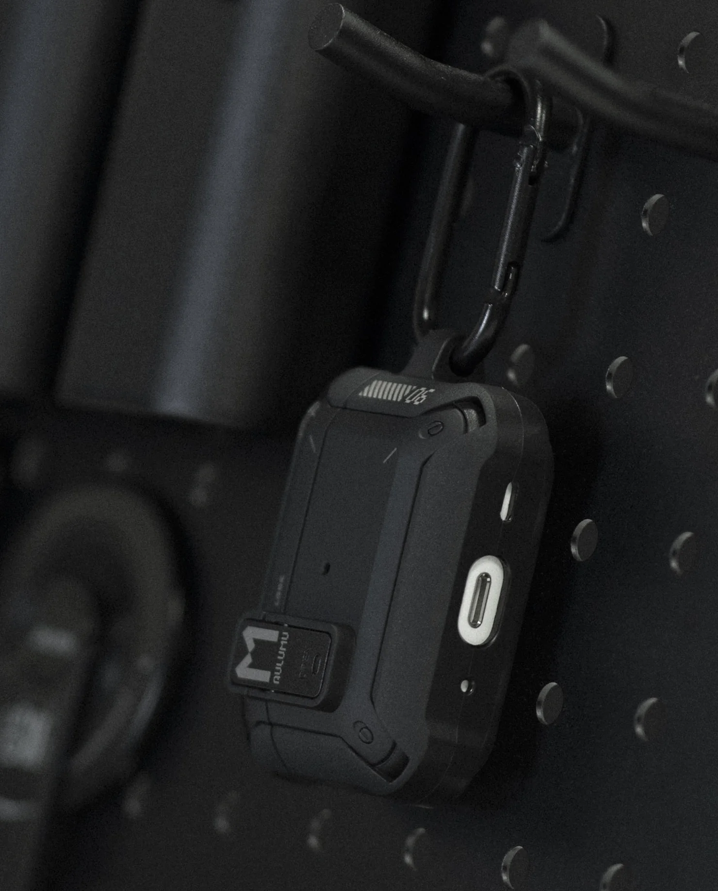 A19 AirPods Pro Case with Lock & Keychain - Image 8
